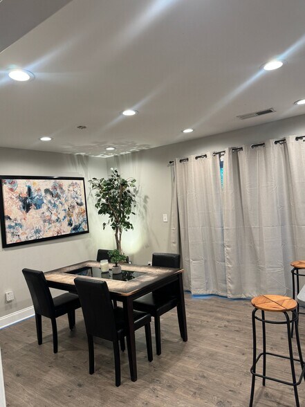 Building Photo - 4603 Sahara Dr SW