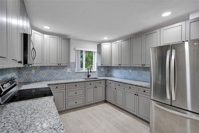 Building Photo - 3800 SW 58th Terrace