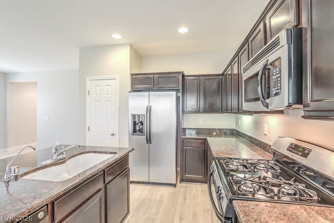 Building Photo - 8366 Stillhouse Ct