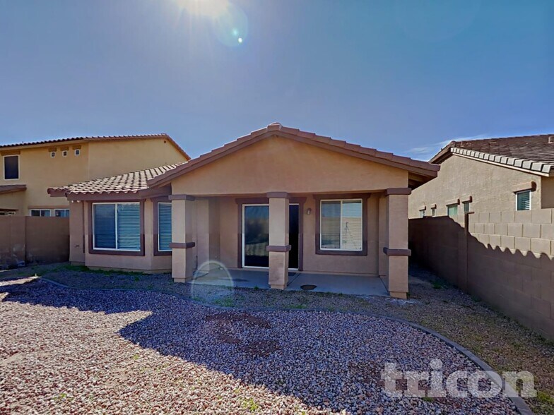 Building Photo - 41180 W Bravo Dr