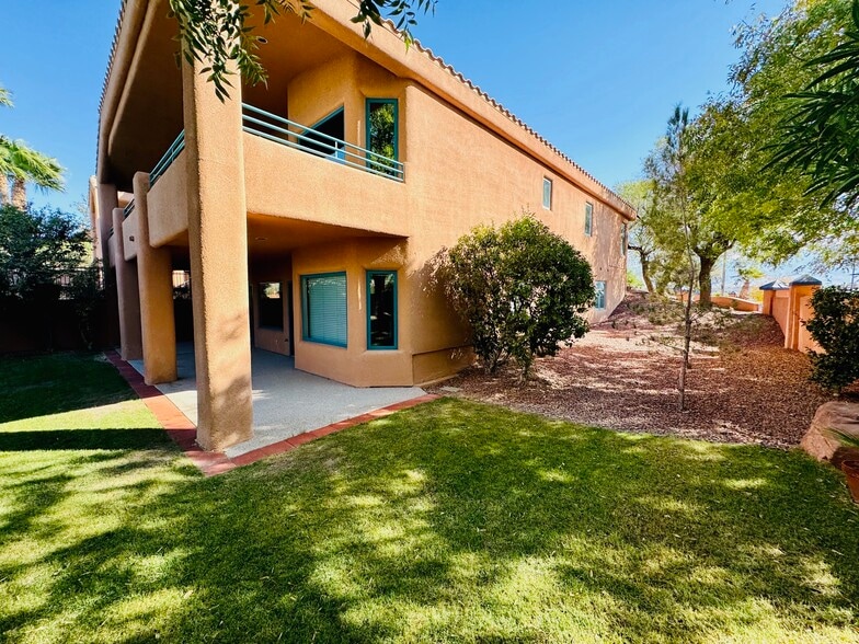 Building Photo - 589 Summit Ct