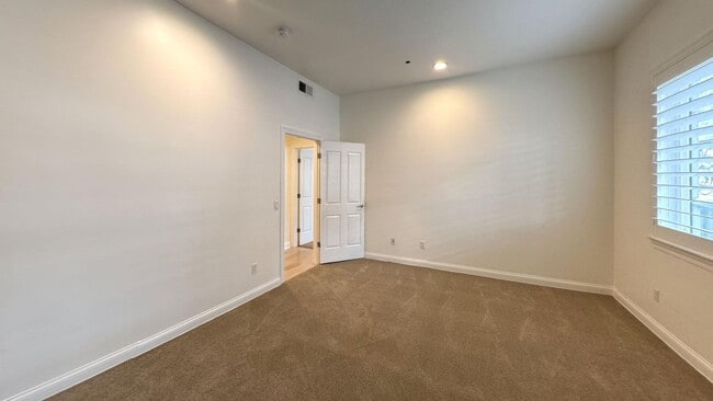 Building Photo - 16000 Sunset Blvd