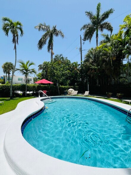 Building Photo - 624 Antioch Ave