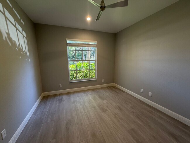 Building Photo - ANNUAL RENTAL - 3 BED / 2 BATH POOL HOME IN AUTUMN WOODS