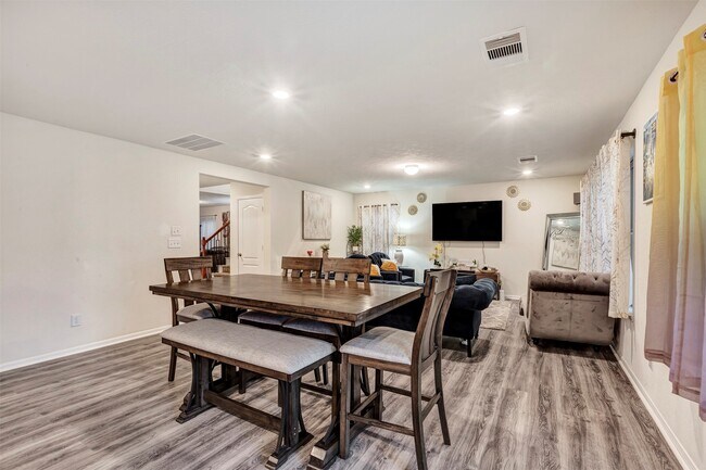 Building Photo - 2542 White Bluff Ln