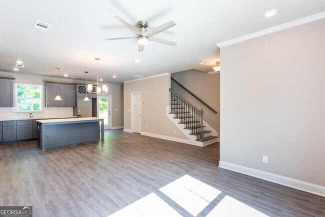 Building Photo - 3352 Landings S Dr SW