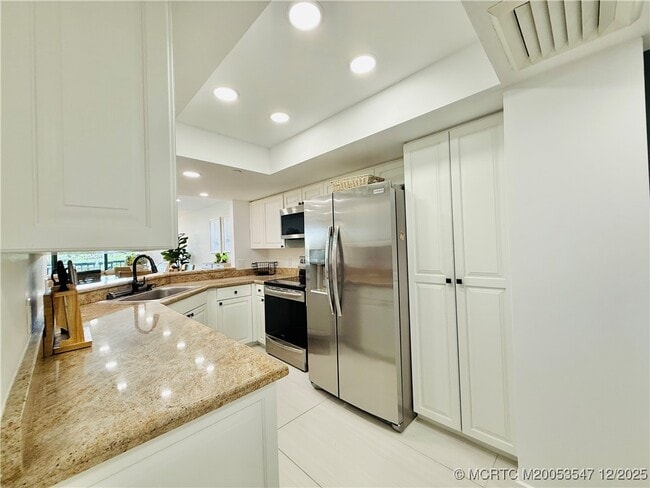 Building Photo - 8800 S Ocean Dr
