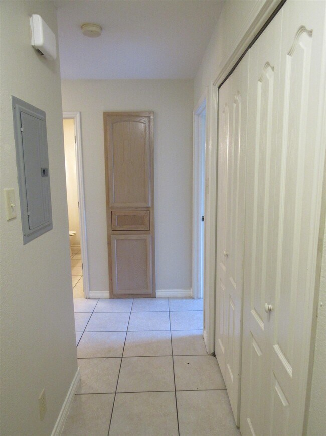 Building Photo - 9804 Cantera Ct
