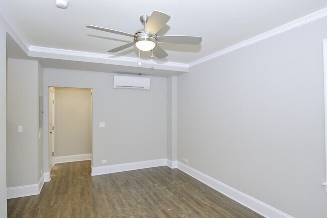 Building Photo - 817 W Lakeside Pl