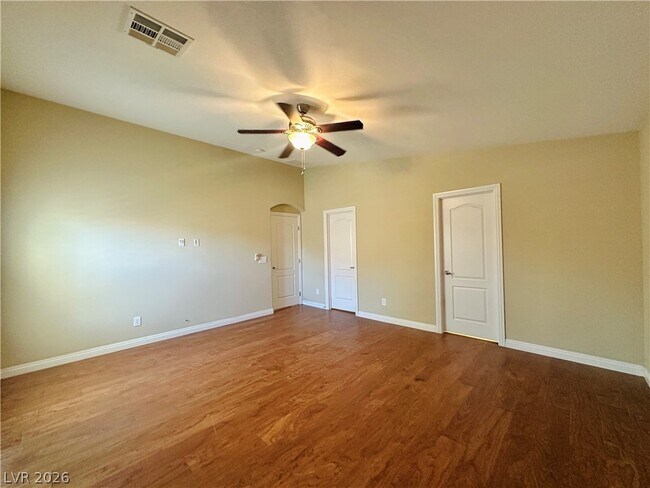 Building Photo - 4585 Grindle Point St