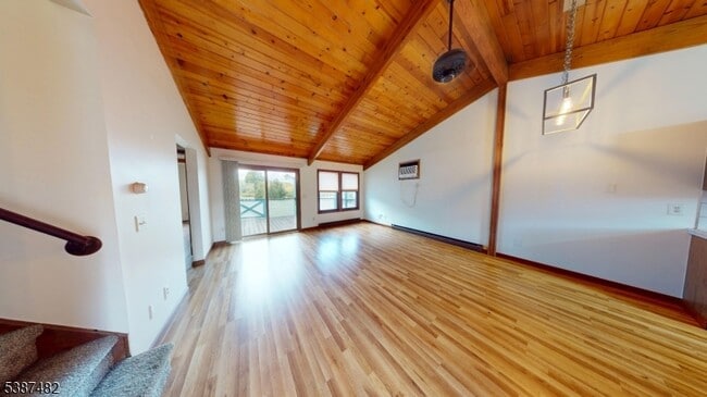 Building Photo - 419 Lake Shore N