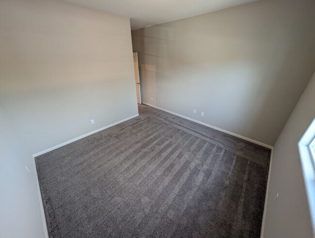 Building Photo - 4333 Glossier Ave