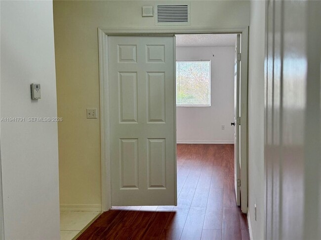 Building Photo - 2311 SE 24th Ct