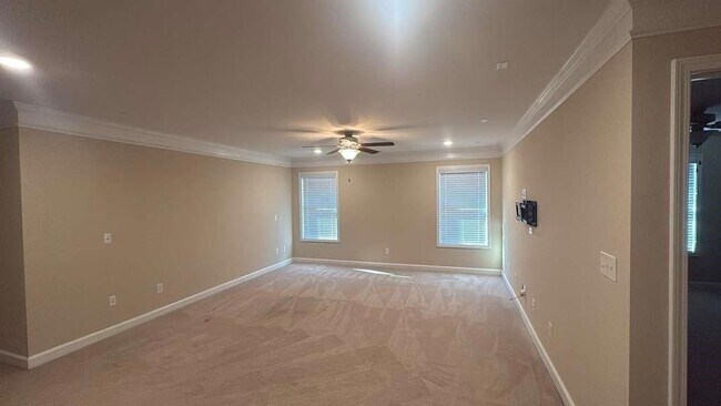 Building Photo - 4430 Sanderling St