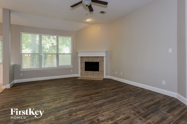 Building Photo - 18414 Bluffview Drive