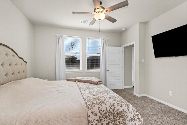 Building Photo - 18503 Sunrise Maple Dr