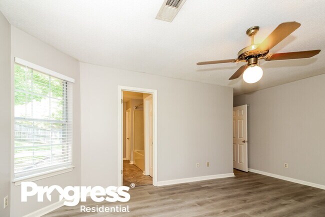 Building Photo - 5715 Riverhead Ave