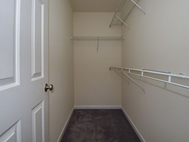 Building Photo - Charming 3-Bedroom Townhome in Prime Winst...