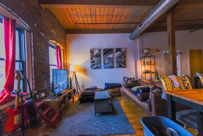 Building Photo - 248 Brighton Ave