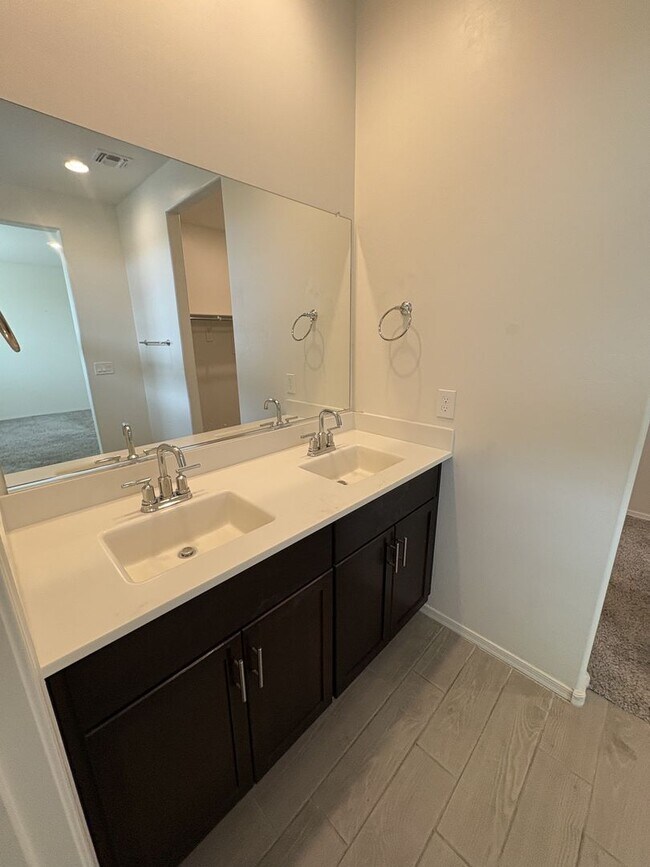 Building Photo - Vail School District with great views 4 bedroom plus den