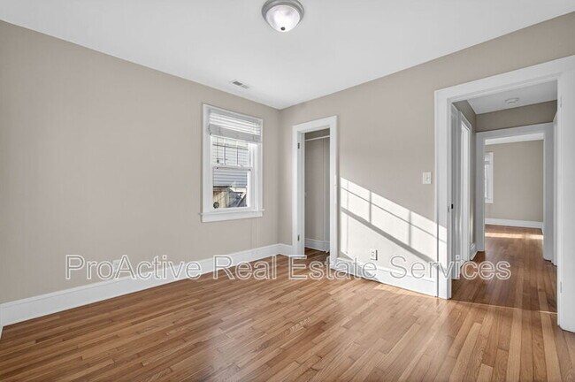 Building Photo - 1329 Cedar Ln