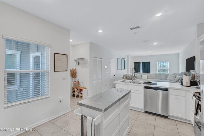 Building Photo - 9008 Gifford Dr