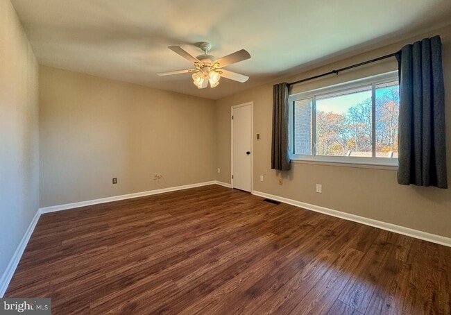 Building Photo - 3885 Steppes Ct