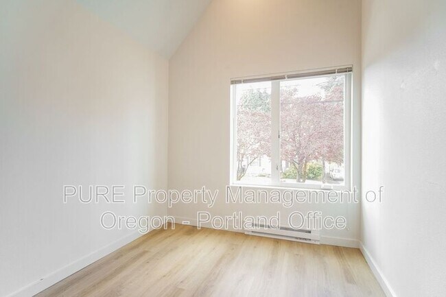 Building Photo - 6794 N McKenna Ave