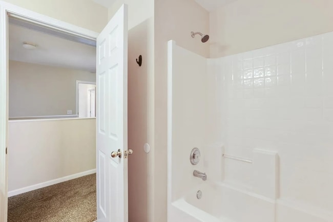 Building Photo - Well Appointed 4BR Home in Brentwood