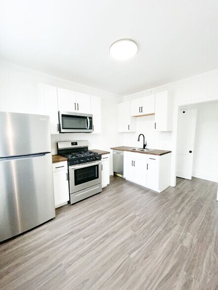 Building Photo - 709-711 Industry St