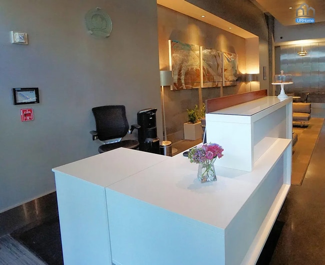 Building Photo - Elevated City Living: Expansive 2-Bed, 2-Bath Condo in PDX – Parking & Most Utilities Included!
