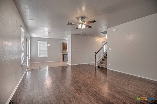 Building Photo - 1011 Sugar Brook Dr