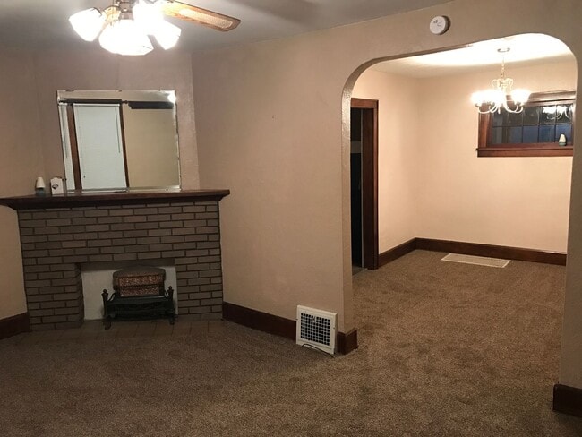 Building Photo - Updated 2 Bedroom NW Canton House for Rent