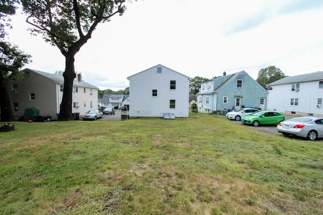 Building Photo - 17 Pinehurst Ave