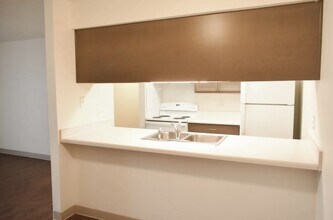 Building Photo - 839 S Clinton St