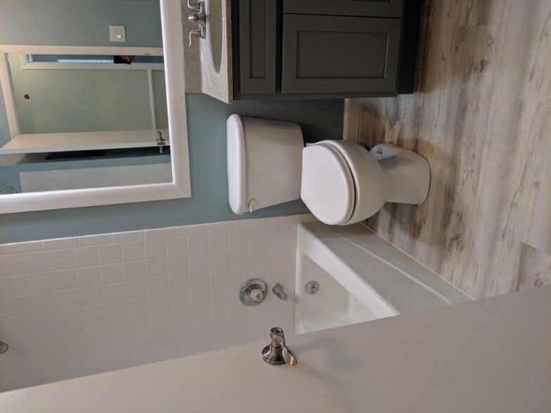 Building Photo - 6405 Orbit Way