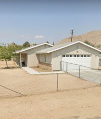 Building Photo - 3 bedroom corner home close to Boy and Girls Club!
