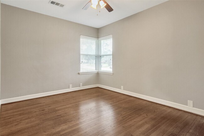 Building Photo - 1323 Ansbury Dr