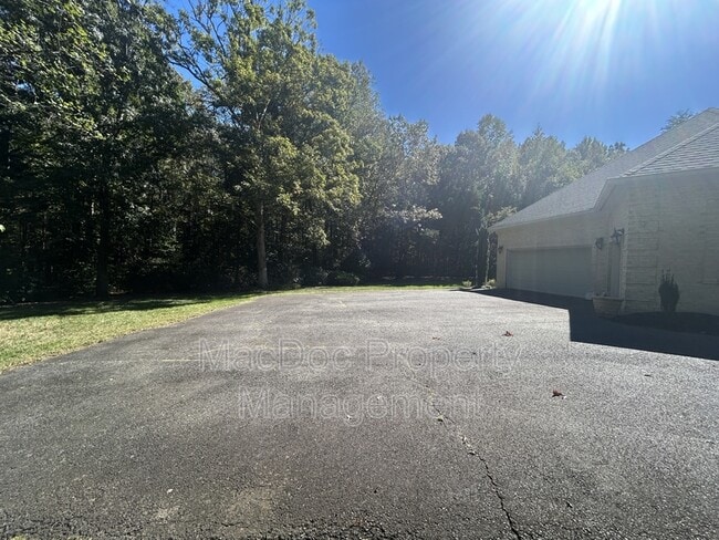 Building Photo - 11103 Fawn Lake Pkwy