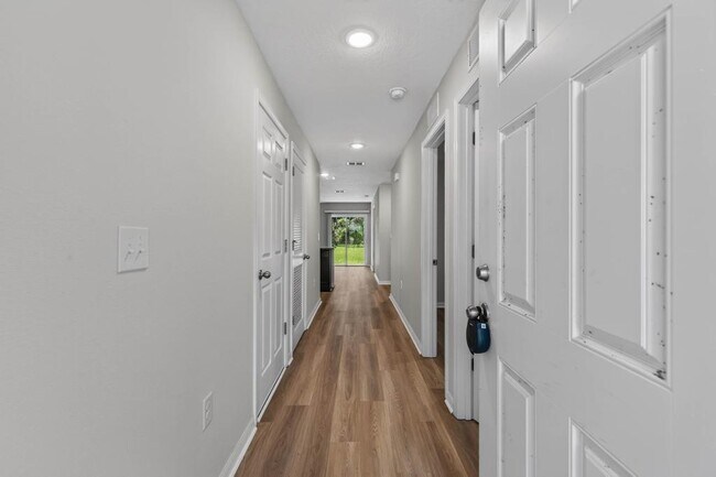 Building Photo - 129 Wellwood Ln