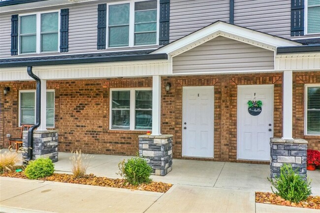 Building Photo - 100 Commerce St