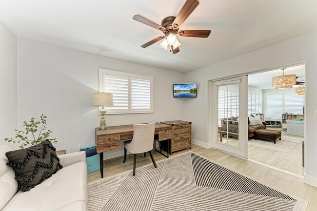Building Photo - Furnished/Unfurnished ** Annual Rental ** Available 5/1/26 ** 4 Bed/2 Bath Single Family Home ** ...