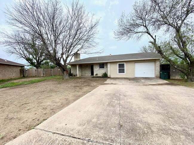 Building Photo - 110 Mariposa Dr