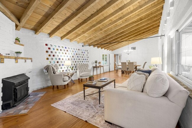 Building Photo - 3691 Laguna Ave