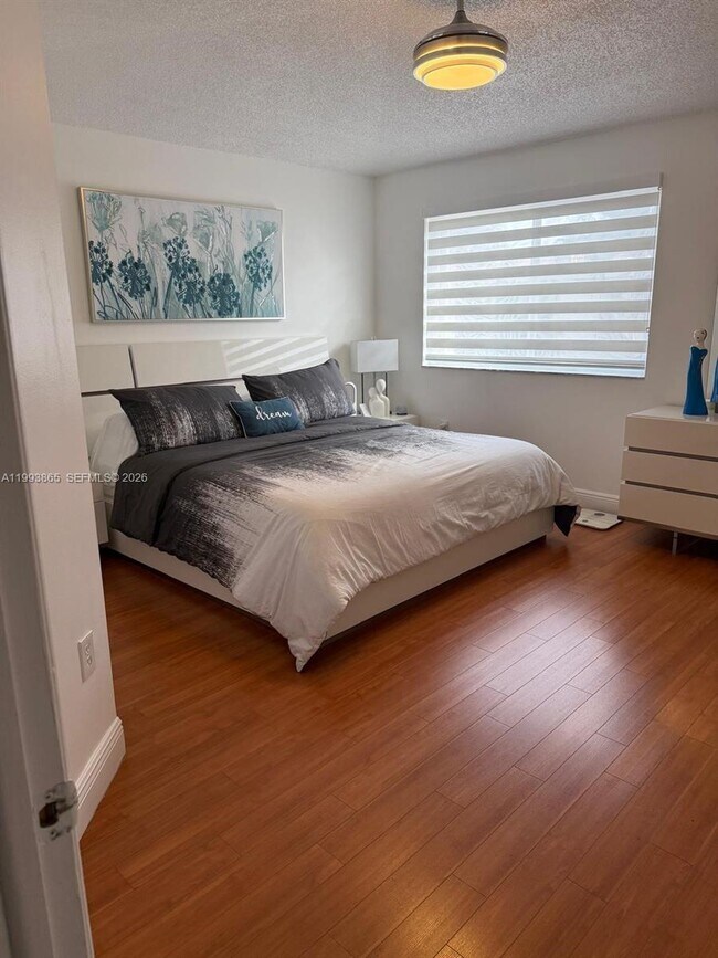 Building Photo - 16418 SW 72nd Terrace