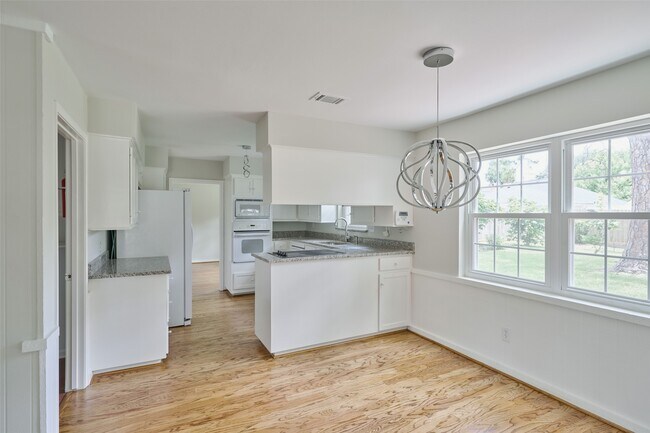 Building Photo - 12402 Stafford Springs Dr