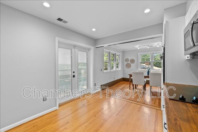 Building Photo - 3035 Hazelton St