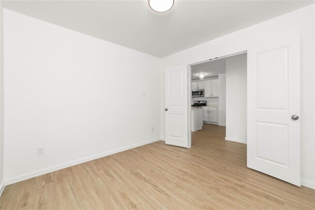 Building Photo - 1626 Red Oak Dr
