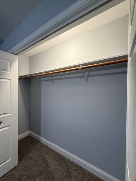 Building Photo - 8-10 Kensington Ave