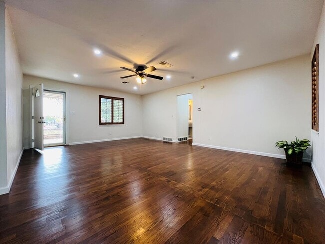 Building Photo - 1847 N Allen Ln